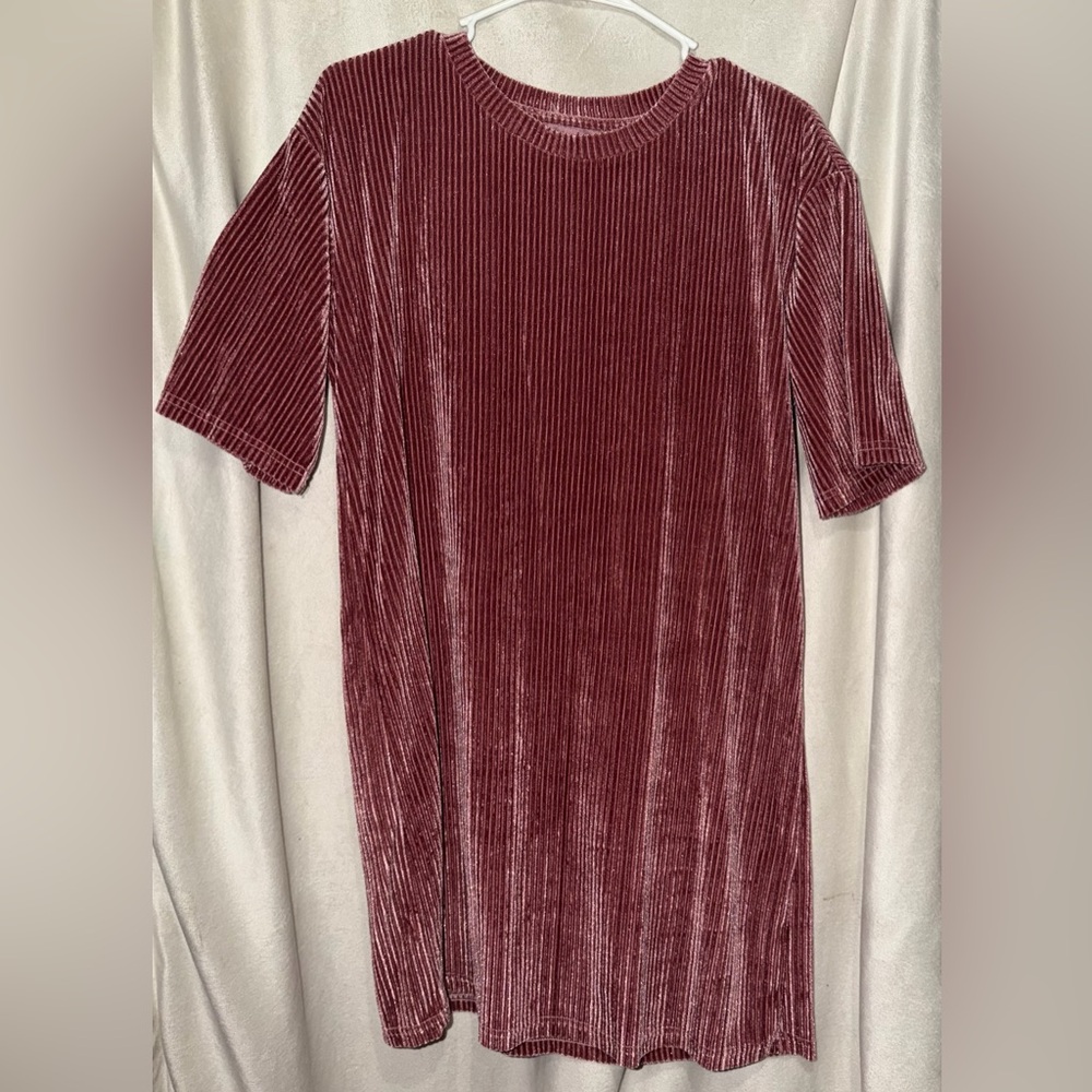 Boutique Dress in Velvet Corduroy Style - Short Sleeve - Dusty Rose